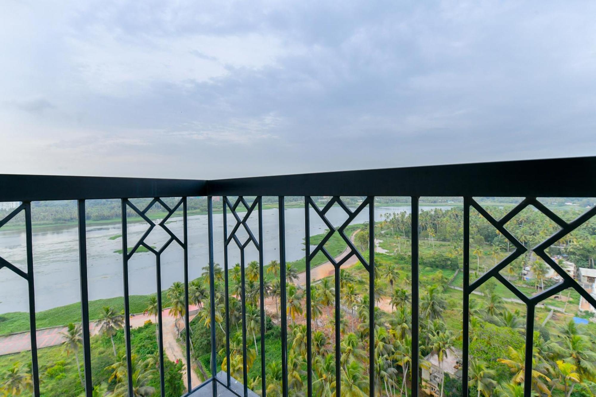 Super Hotel O Tyche Stays Thiruvananthapuram Dış mekan fotoğraf